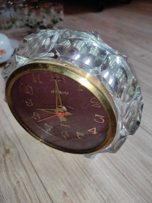 Антикваріат. Продам часи хрустальні.