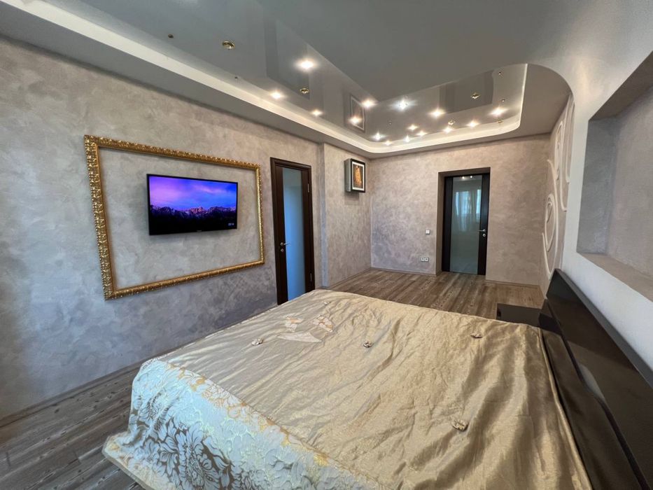 Без% Оренда 3-к. Пр-т Голосіївський, 27. 110м2. М. Деміївська