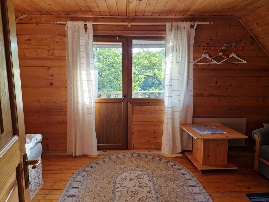 Подобова оренда котеджу у с.Майда