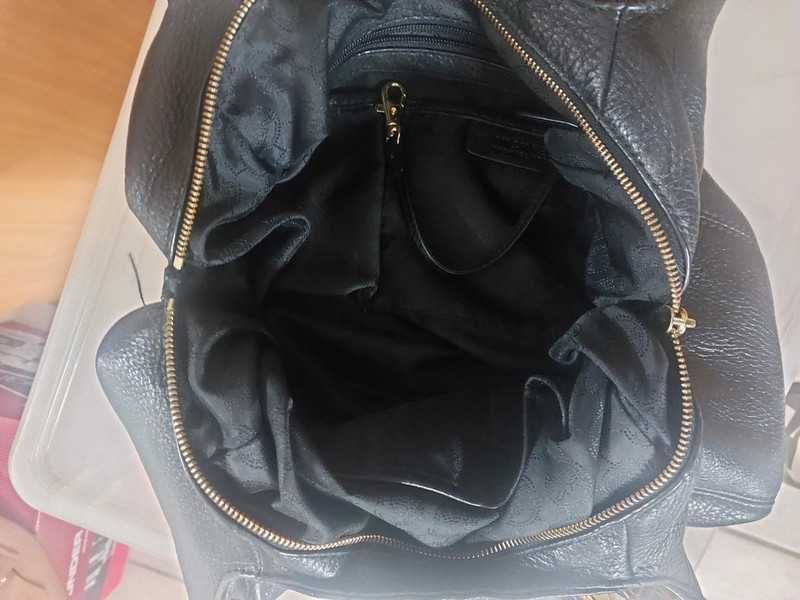 Czarna skórzana torba na ramię Michael Kors