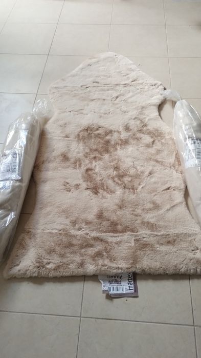 Conjunto de 3 tapetes NOVOS de pêlo