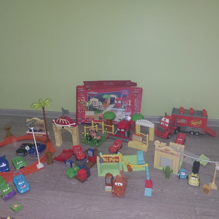 Mega blocks disney cars  6 наборів