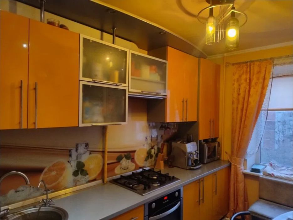 Продаж 3кім квартири, 65 кв.м, вул. Коновальця