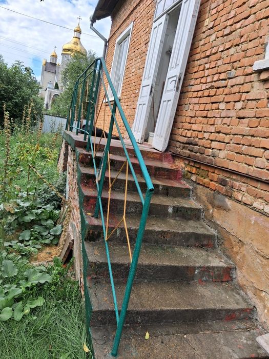 Продажа хатинки з земельною ділянкою  !