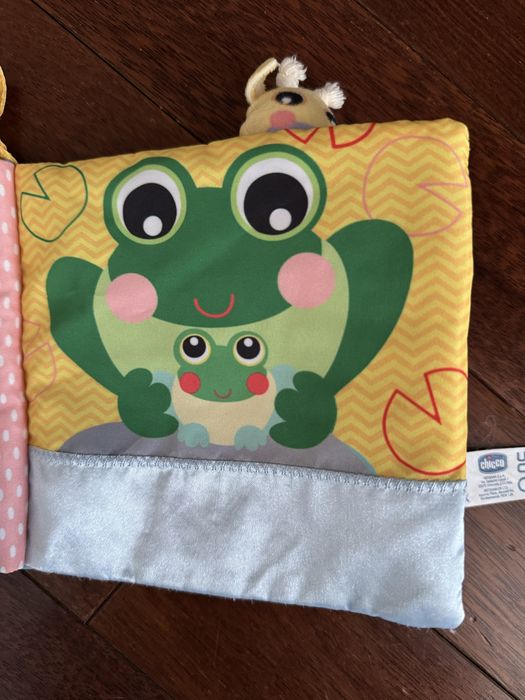 Розвиваюча книжка Chicco