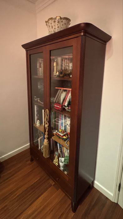 Biblioteca em cerejeira