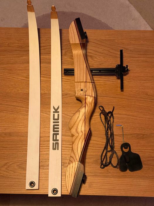 Łuk Samick Polaris 68 (Medium) 30lbs z celownikiem