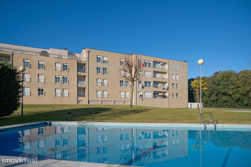 T3 com Suíte | Condomínio Fechado com Piscina | Barcelinhos