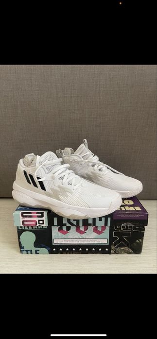 Крсовки adidas новые