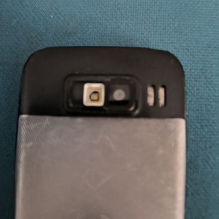 Nokia E52 dwie sztuki uszkodzone na części zestaw telefon