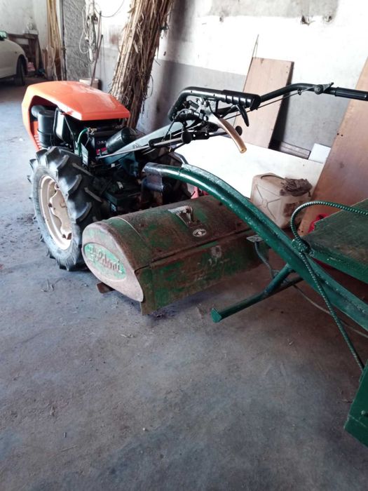 Motocultivador Goldoni719 com 19 cavalos