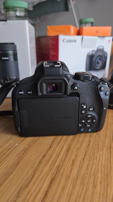 Canon 800D + Lente 55-250mm