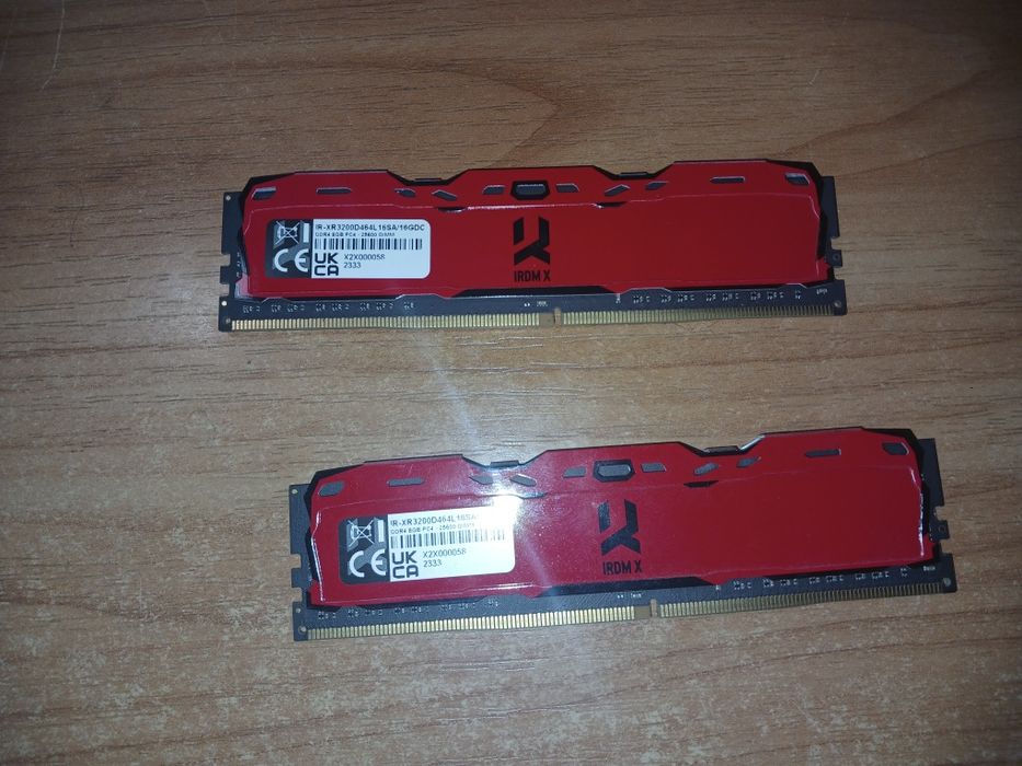 ОЗУ 8х2 (16 ГБ двумя плашками)