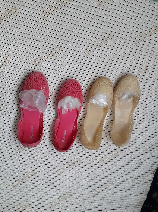 Sandálias Jelly rosa e branco