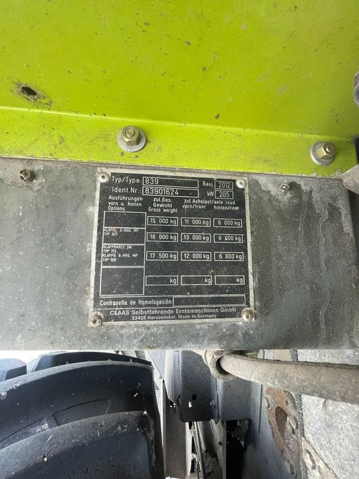 Зернозбиральний комбайн Class Tucano 440