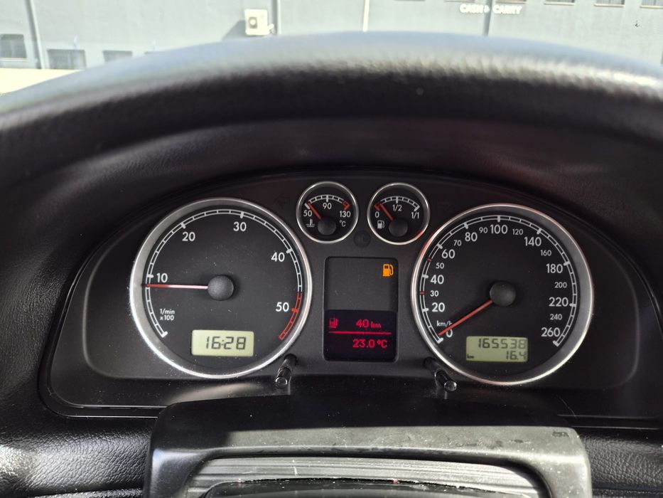 Passat 1.9TDI 130cv  com 165.000km. Negociável 
Distribuição trocada a 500km
Revisão óleo e filtros 
Pneus novos 
Pastilhas da frente