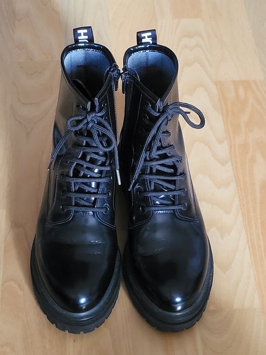 Продам чоботи  Hugo,  оригінал. 38 розмір.