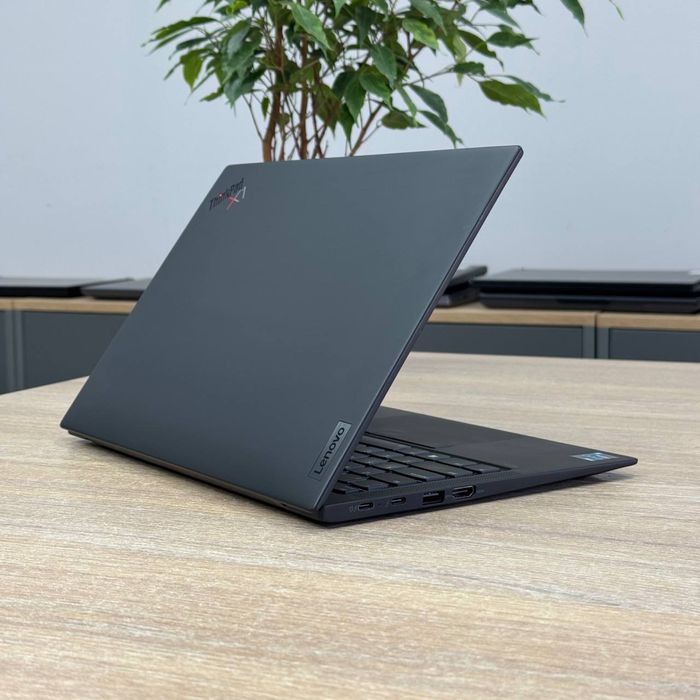Lenovo ThinkPad X1 Carbon Gen 9 / i7 / 32GB / SSD 512GB
