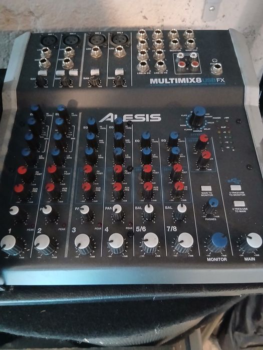 Mesa som alesis multimix8