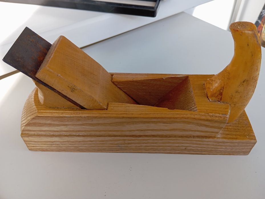 рубанок,рівень,дріль