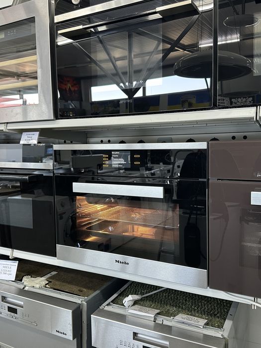 Духовка пароварка Miele DGC 6600 комбіпароварка міле