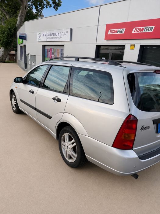 Ford Focus 1.4 – 2002 | Fiável e pronta a circular!