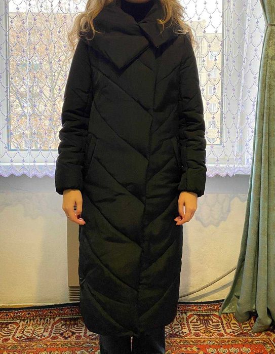 Продам жіночий зимовий плащ (пуховик).