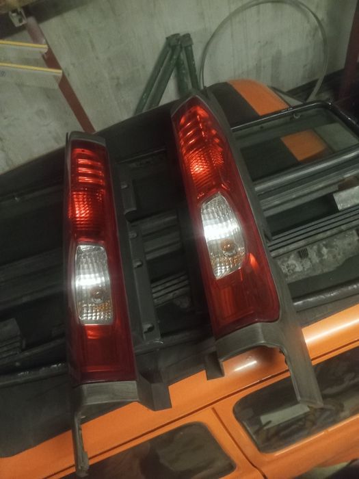 Lampy tył trafic stan bardzo dobry