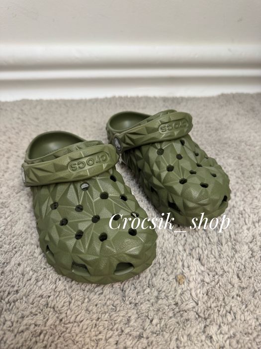 Дитячі крокси на дівчинку crocs Classic Geometric kids