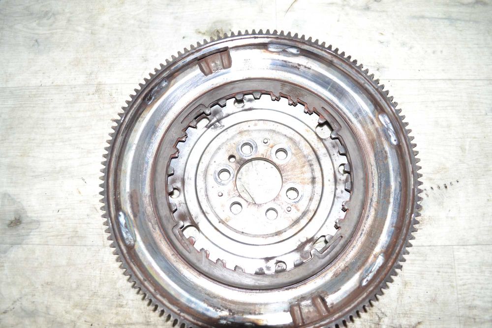 Маховик демпферний Volkswagen Golf 6 Passat Jetta Audi A3 Skoda Fabia Seat Leon Ibiza 1.4 TSi 03C105266AA
