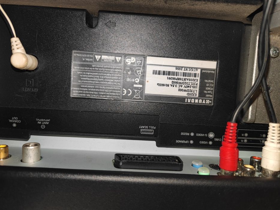 Телевизор Hyundai диагональ 32