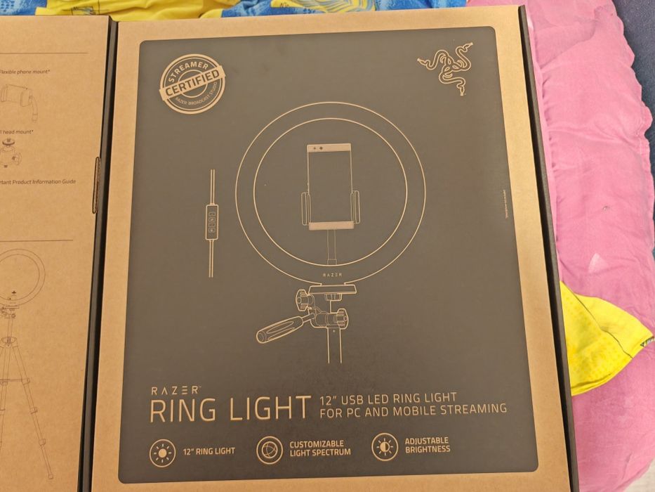 Штатив з лампою Razer Ring Light