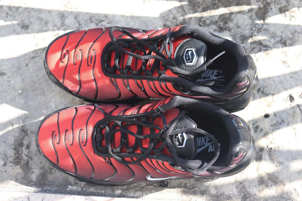 Nike Air Max Tn Plus Pretos e Vermelhos, 42 Homem