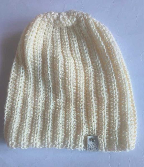 Beżowa czapka Handmade nowa