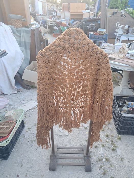 Xaile em crochet castanho