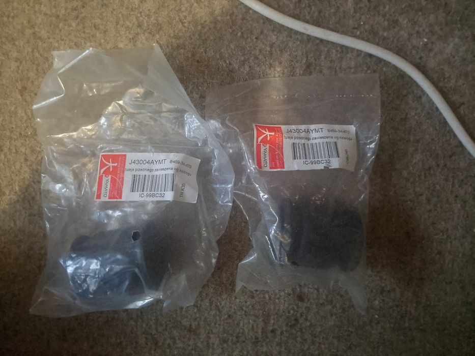 Втулка и подушка двигуна