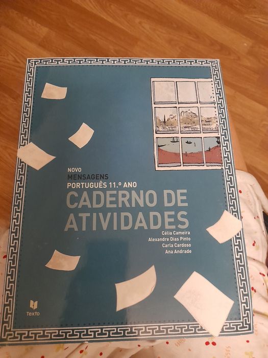 Cadernos de atividades de vários anos