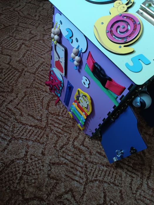 Бізібудинок з гаражем