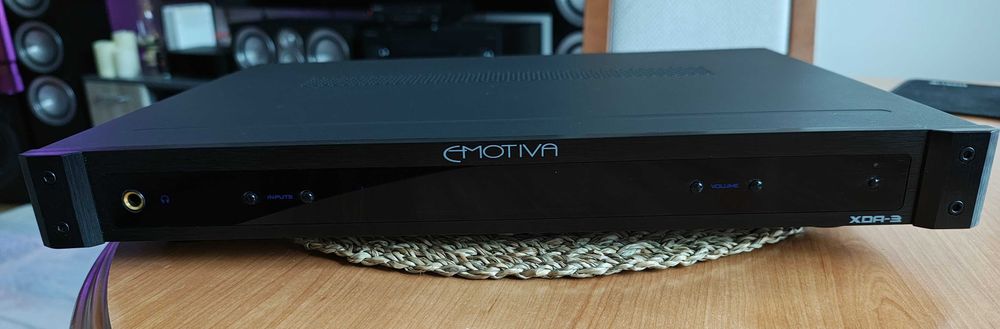 Emotiva XDA-3 – DAC / przedwzmacniacz | XLR | Stan bardzo dobry
