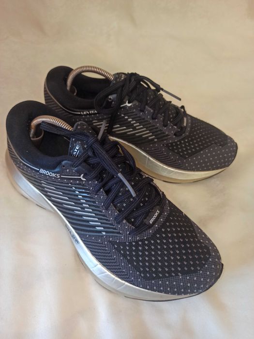 Кроссовки Brooks Levitate Black,39 р(25.5см)