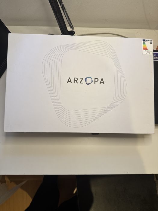 Monitor portatil. Perfeito para trabalhar em cafés/exteriores