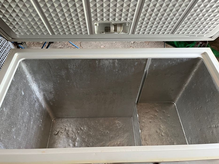 Arca frigorifica a trabalhar bem