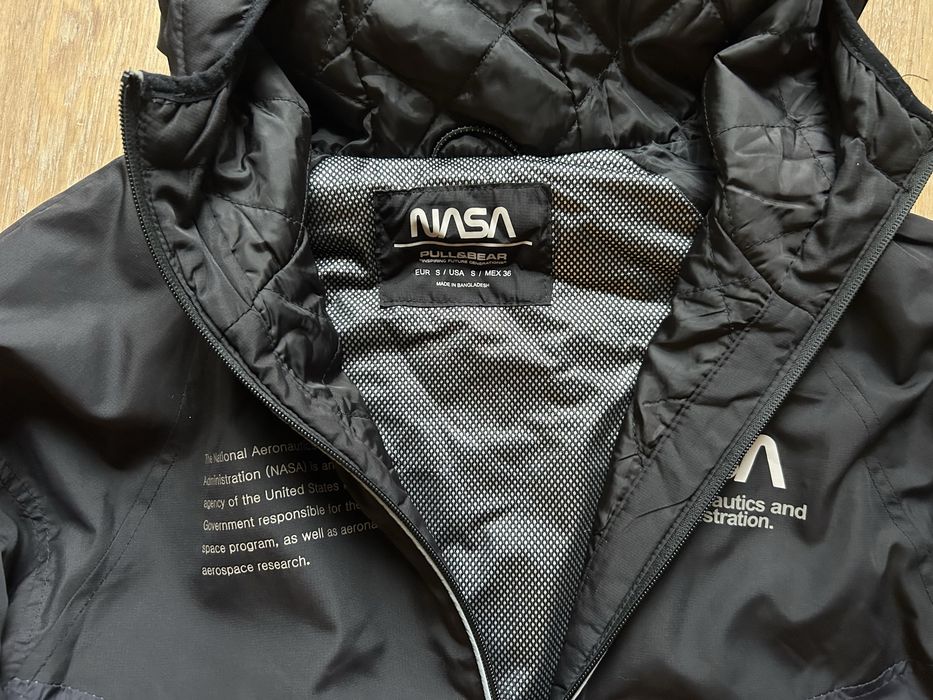 Pull&Bear czarna męska kurtka Nasa S