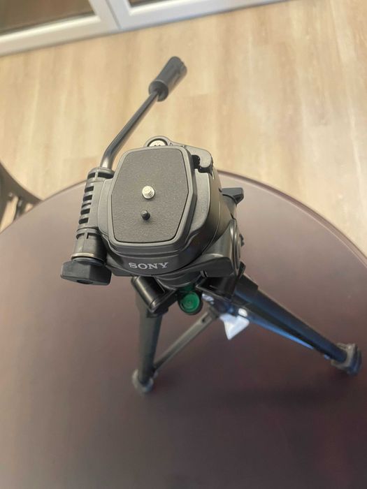 Tripé/Tripod/Trépied SONY VCT-R640