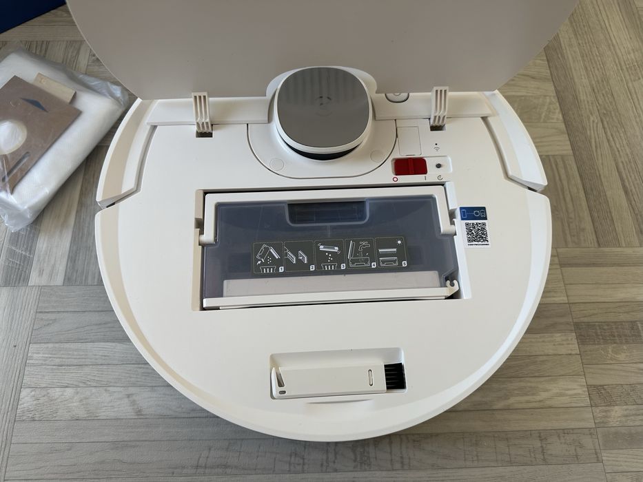 Миючий робот пилосос Ecovacs Deebot N10 Plus
