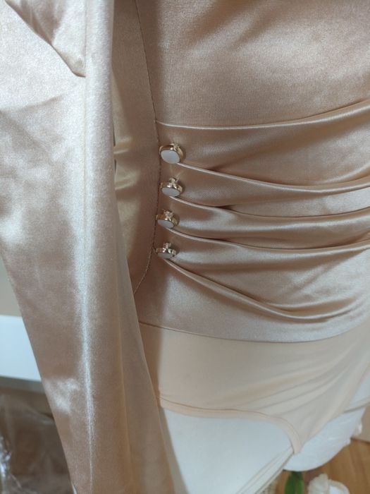 Beżowe eleganckie body