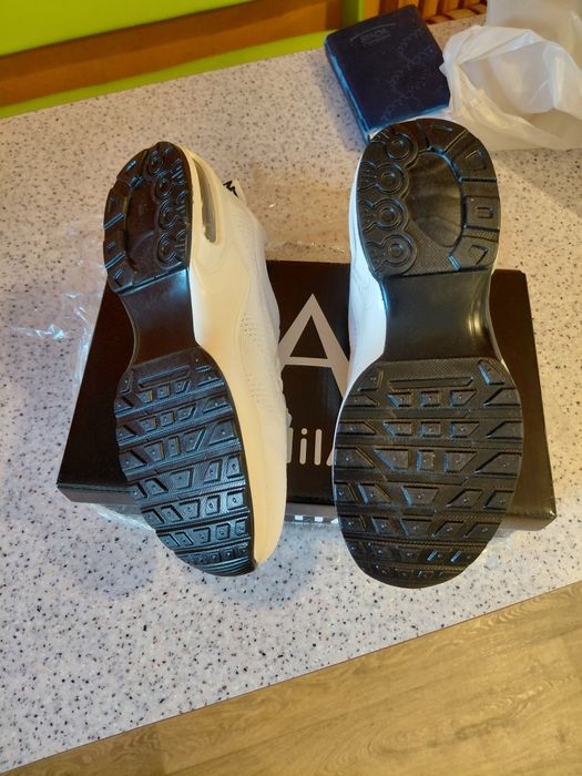 Кроссовки женские новые