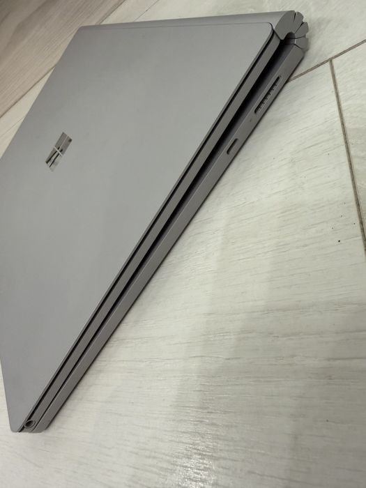 Microsoft surface book 2 intel core i5 8gb 256ssd