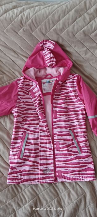 Дощовик на дівчинку