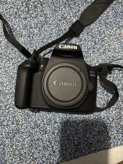 Canon 2000D com 2 lentes